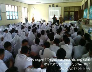 Warga Kuansing Antusias Nobar Film G30S/PKI di Taman Jalur Teluk Kuantan